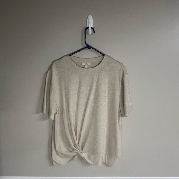 Cómo Vintage Casual Cream Knot Tees Soft Material - Picture 1 of 3